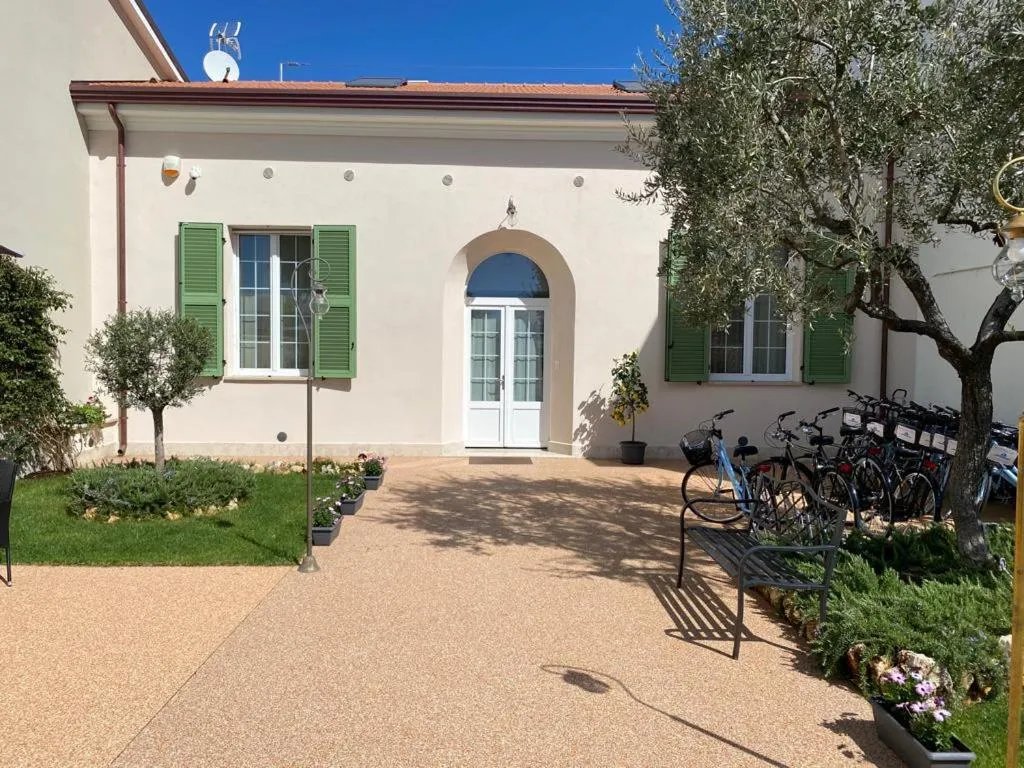 Image of Villino Micol camere a due passi dal mare