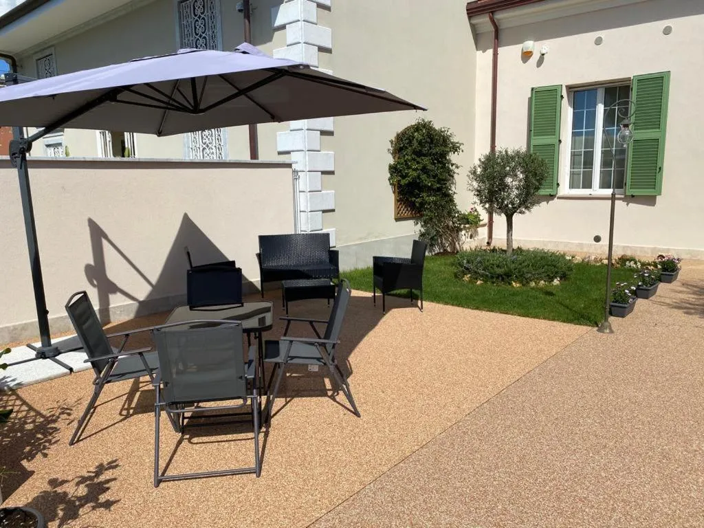 Image 5 of Villino Micol camere a due passi dal mare