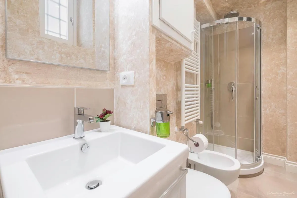 Image 2 of Wine Apartments Florence Barolo