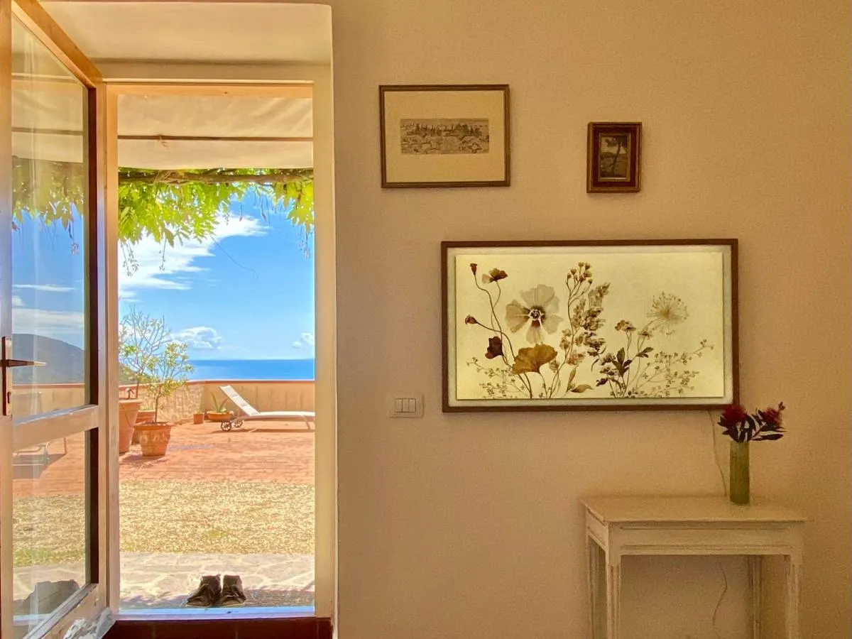 Image 1 of Aria di Collina – Isola d’Elba