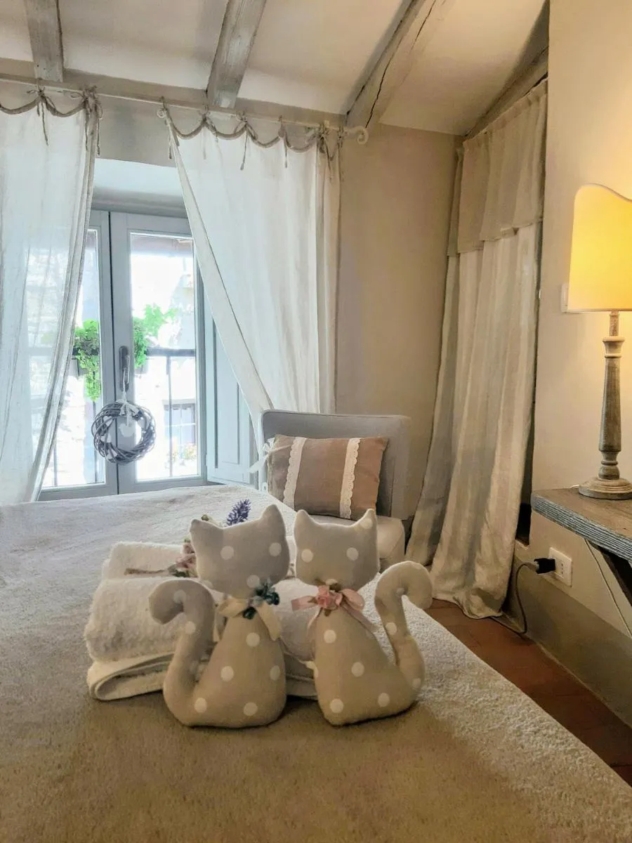 Image 3 of Cortona Shabby Chic House
