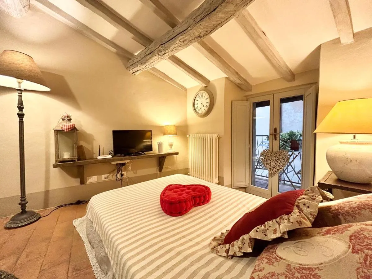 Image 6 of Cortona Shabby Chic House