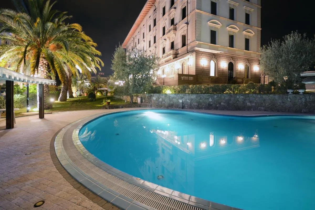 Image 2 of Grand Hotel Vittoria
