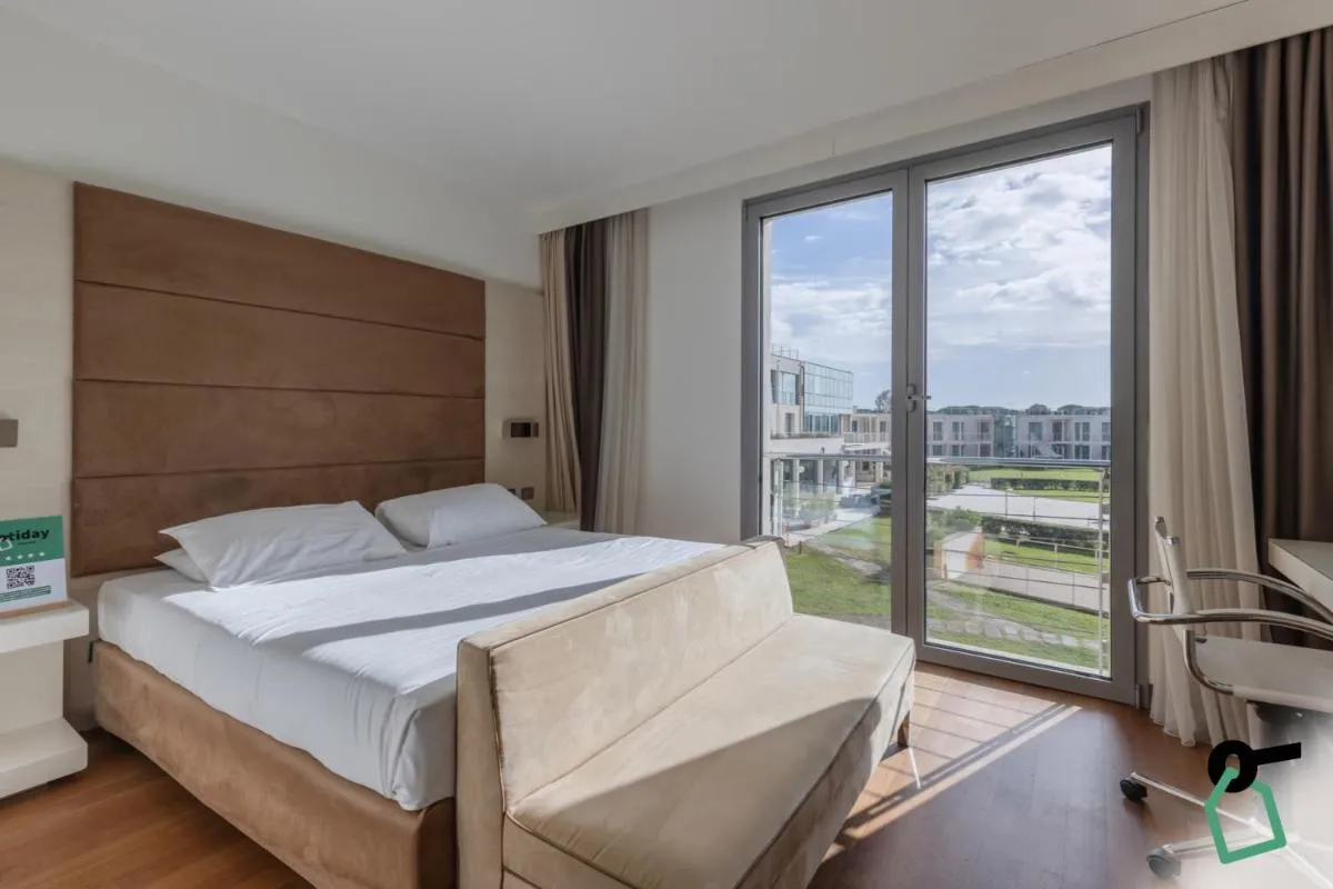 Image 1 of HOTIDAY Room Collection – Pisa