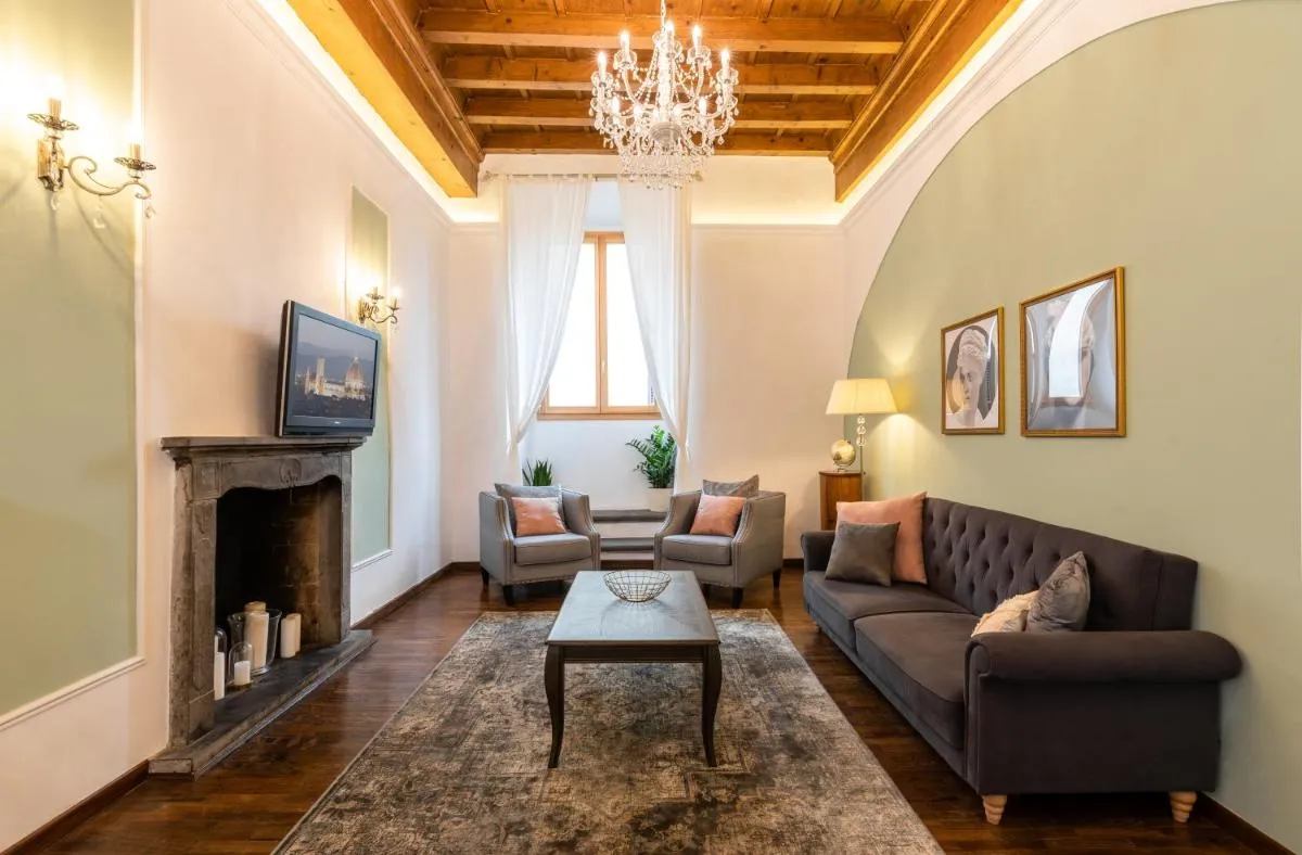 Image 3 of Historic center Palace – Huge 4 bedrooms Santa Croce apartment – By LikeHomeFlorence