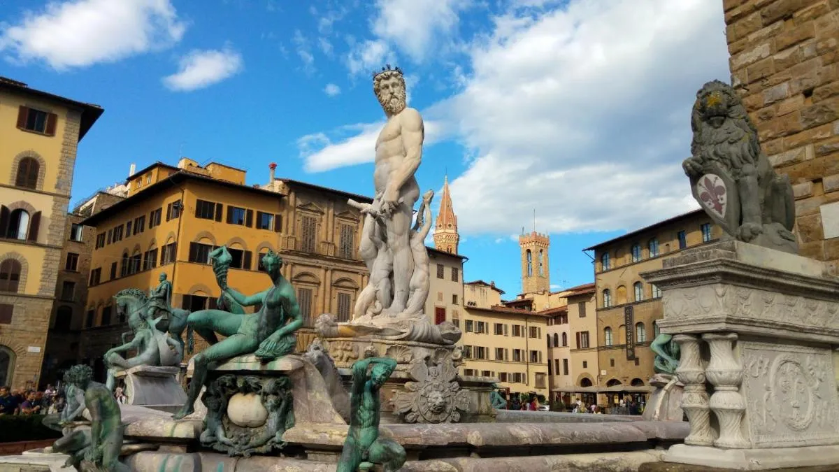 Image 2 of Historic center Palace – Huge 4 bedrooms Santa Croce apartment – By LikeHomeFlorence