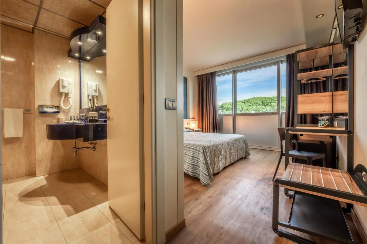 Image 1 of Hotel Galilei