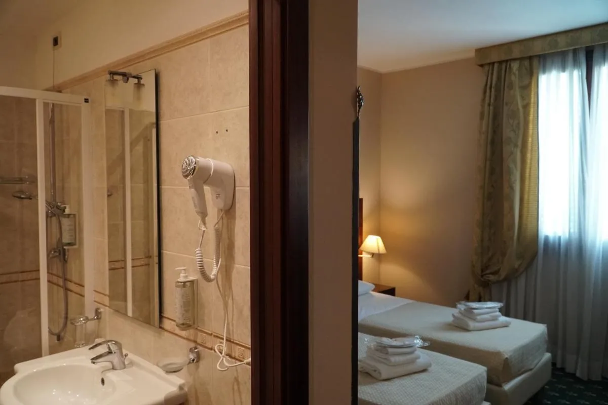 Image 2 of Hotel President