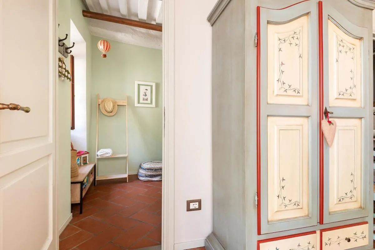Image 2 of La casa nel castello e il giardino segreto