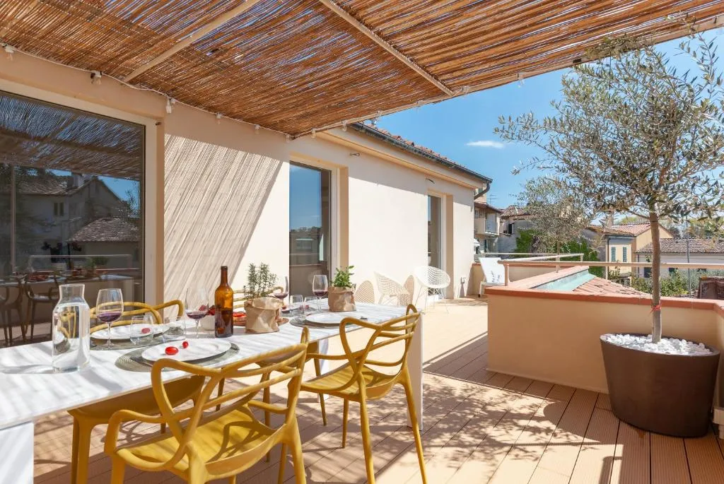 Image of Lunam Penthouse in centre