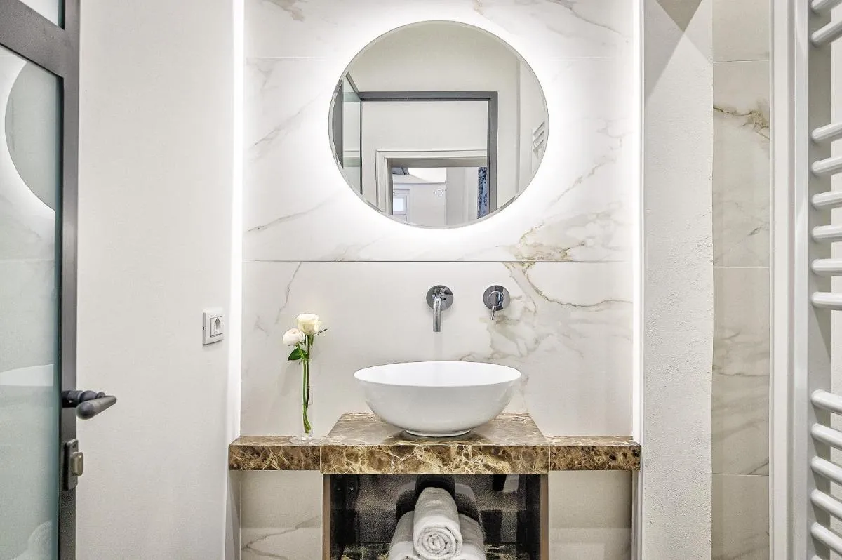 Image 3 of Modern Art Suite in Florence
