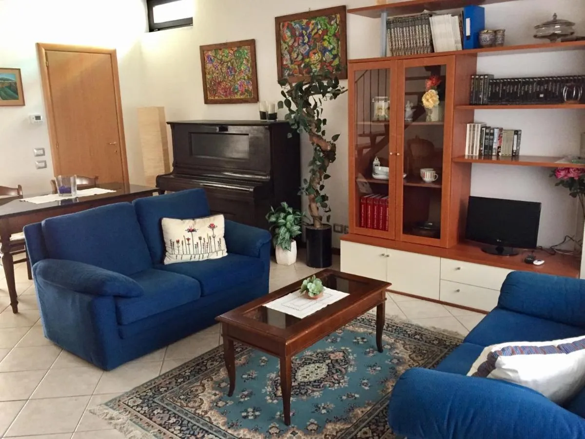 Image 2 of My House for Florence, Airconditioned – Easy Parking