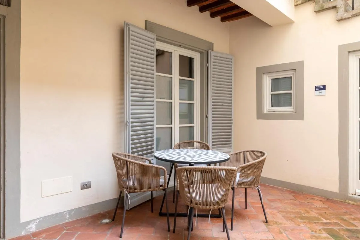 Image 6 of Numa Florence Felice
