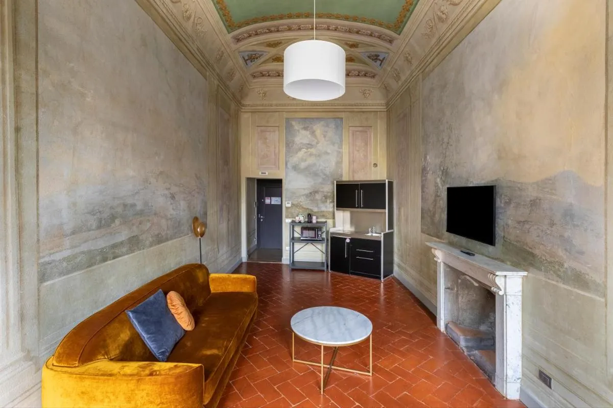 Image 5 of Numa Florence Felice