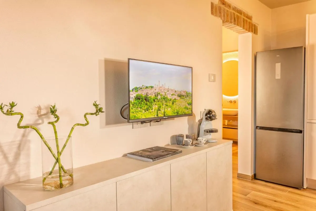 Image 4 of Palazzo Falcinelli Luxury Room in Montepulciano Center with Air Conditioning and Elevator