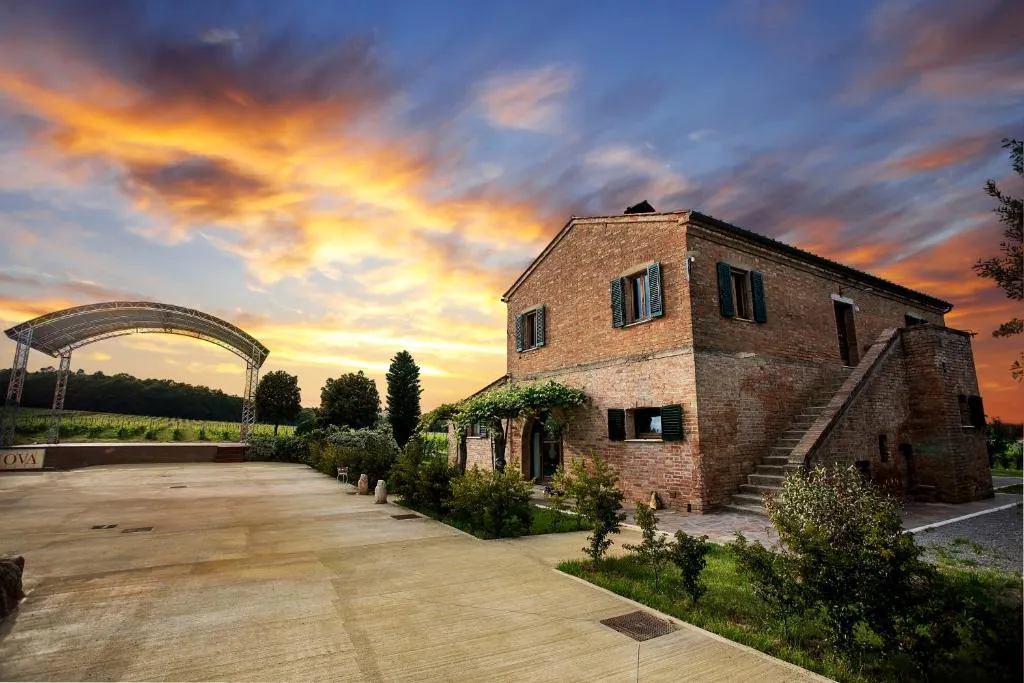 Image of Podere Casanova & Wine Experience – Montepulciano