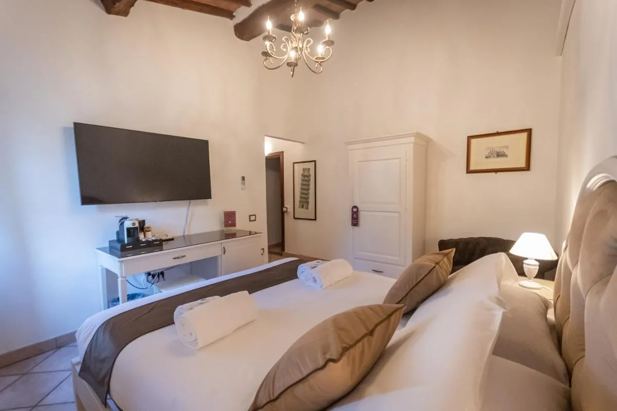 Image 4 of Regina Rooms Pisa