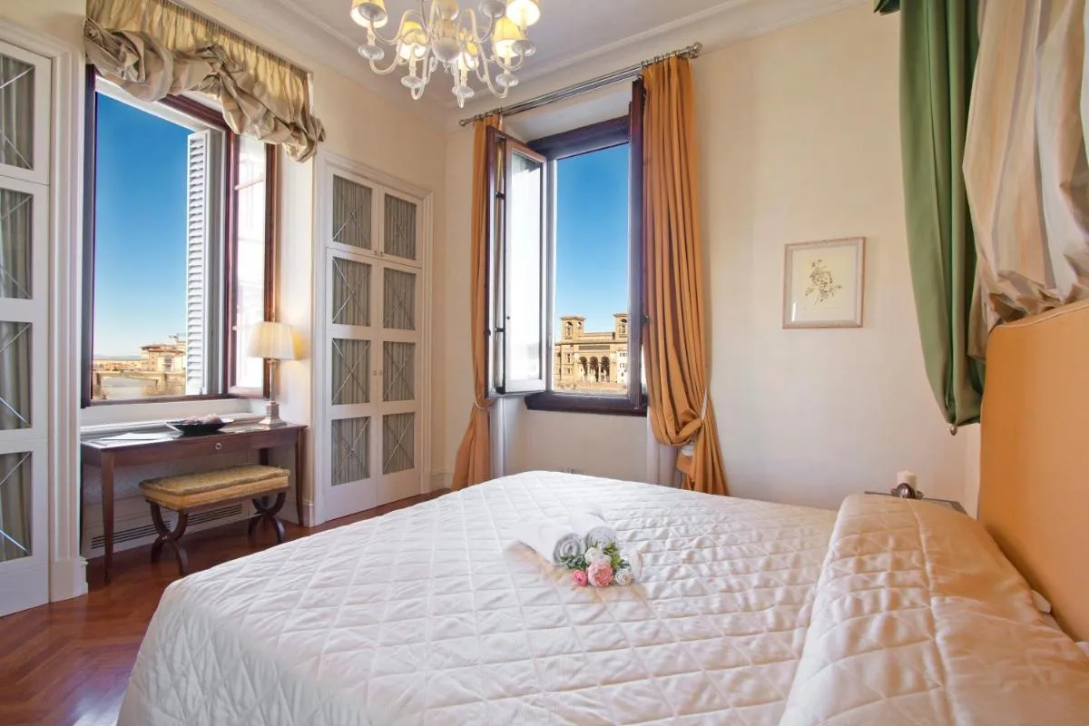 Image 3 of Serristori Palace Residence