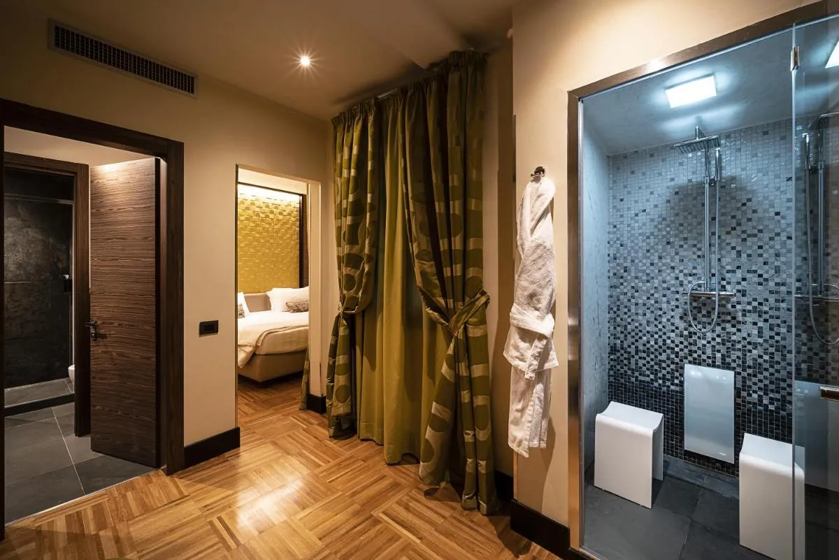 Image 2 of Solo Experience Hotel