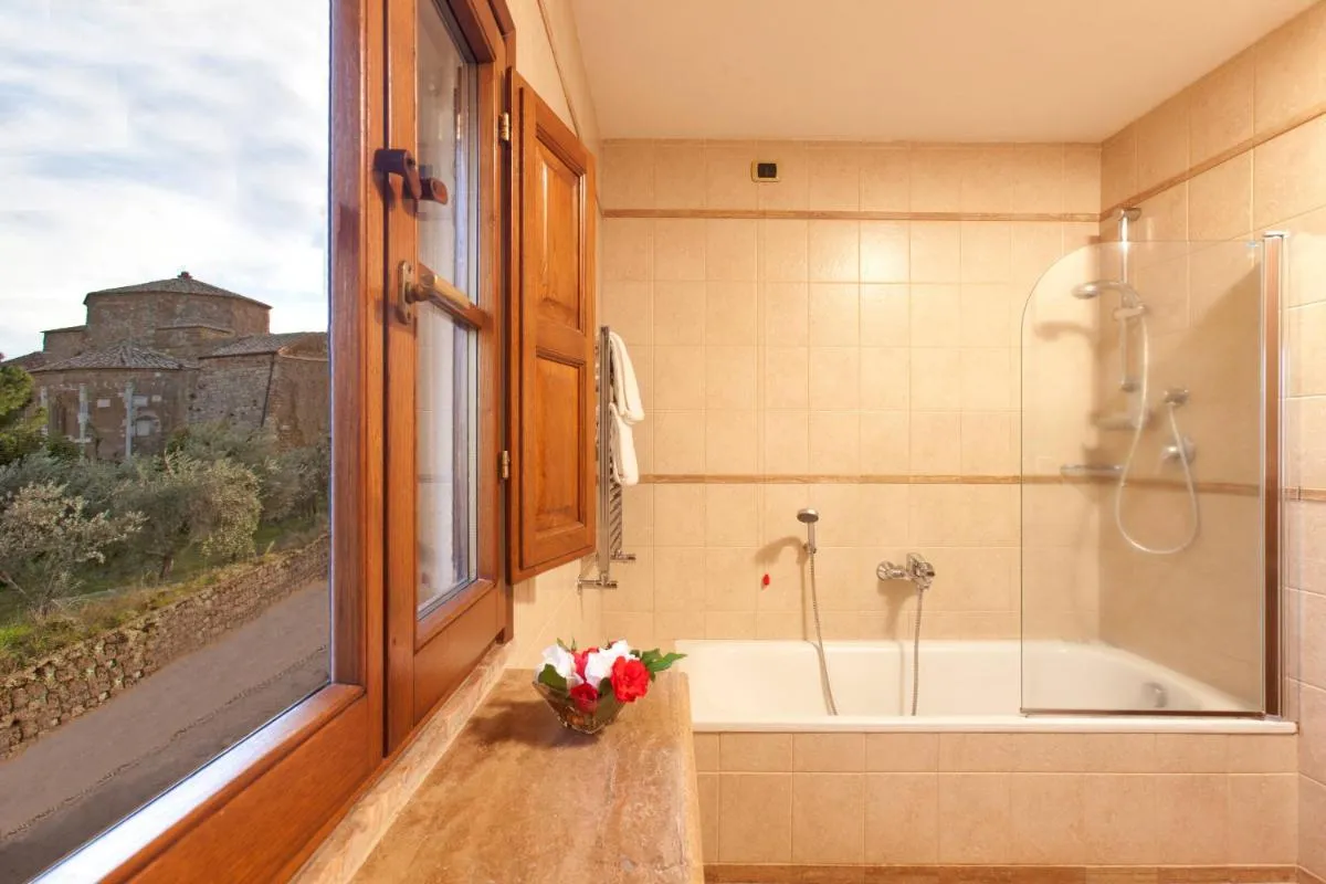 Image 2 of Sovana Hotel & Resort