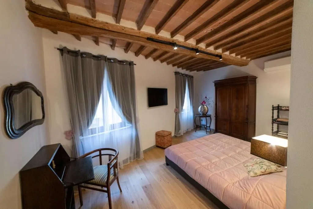 Image of The Rose Suite Siena