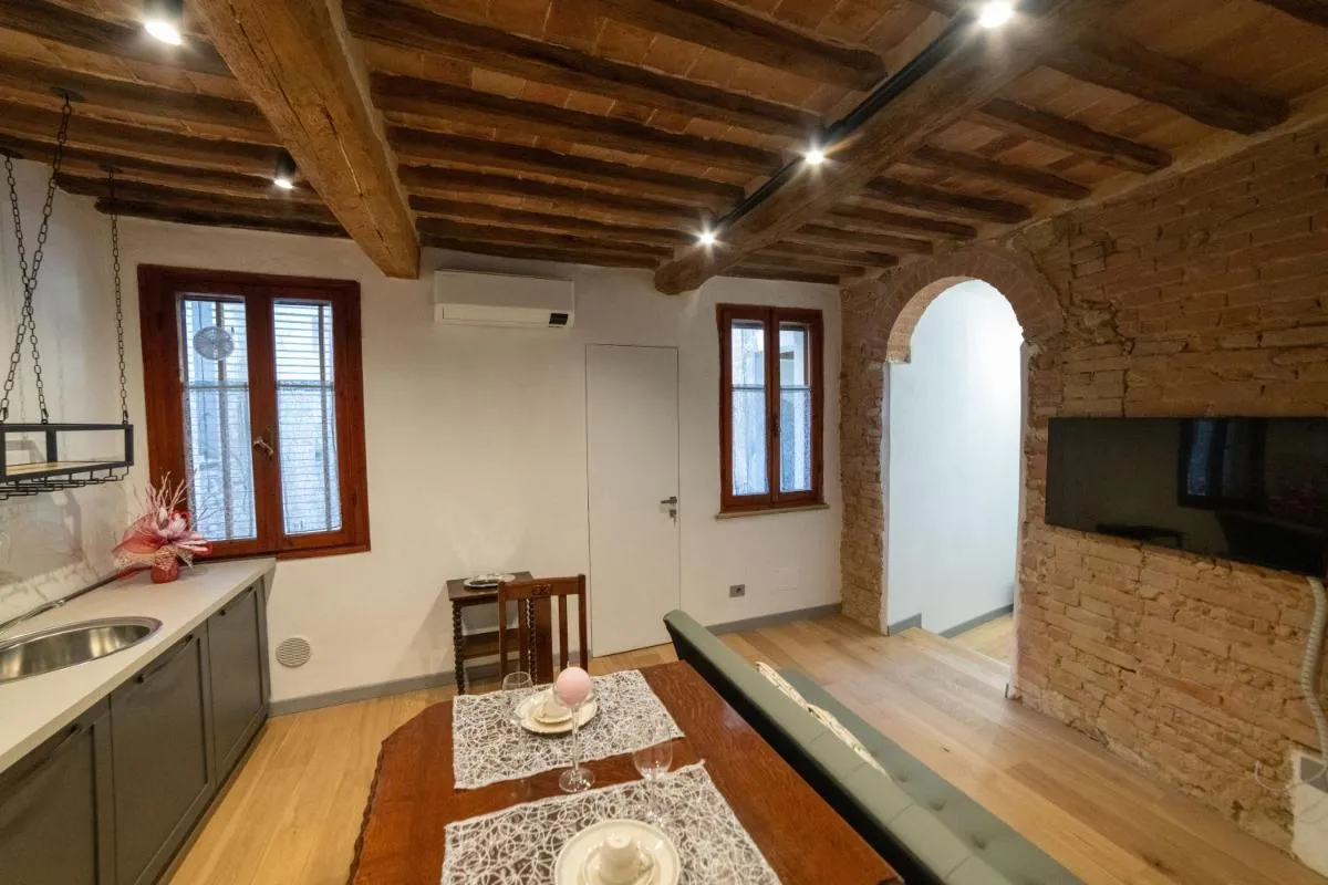 Image 2 of The Rose Suite Siena
