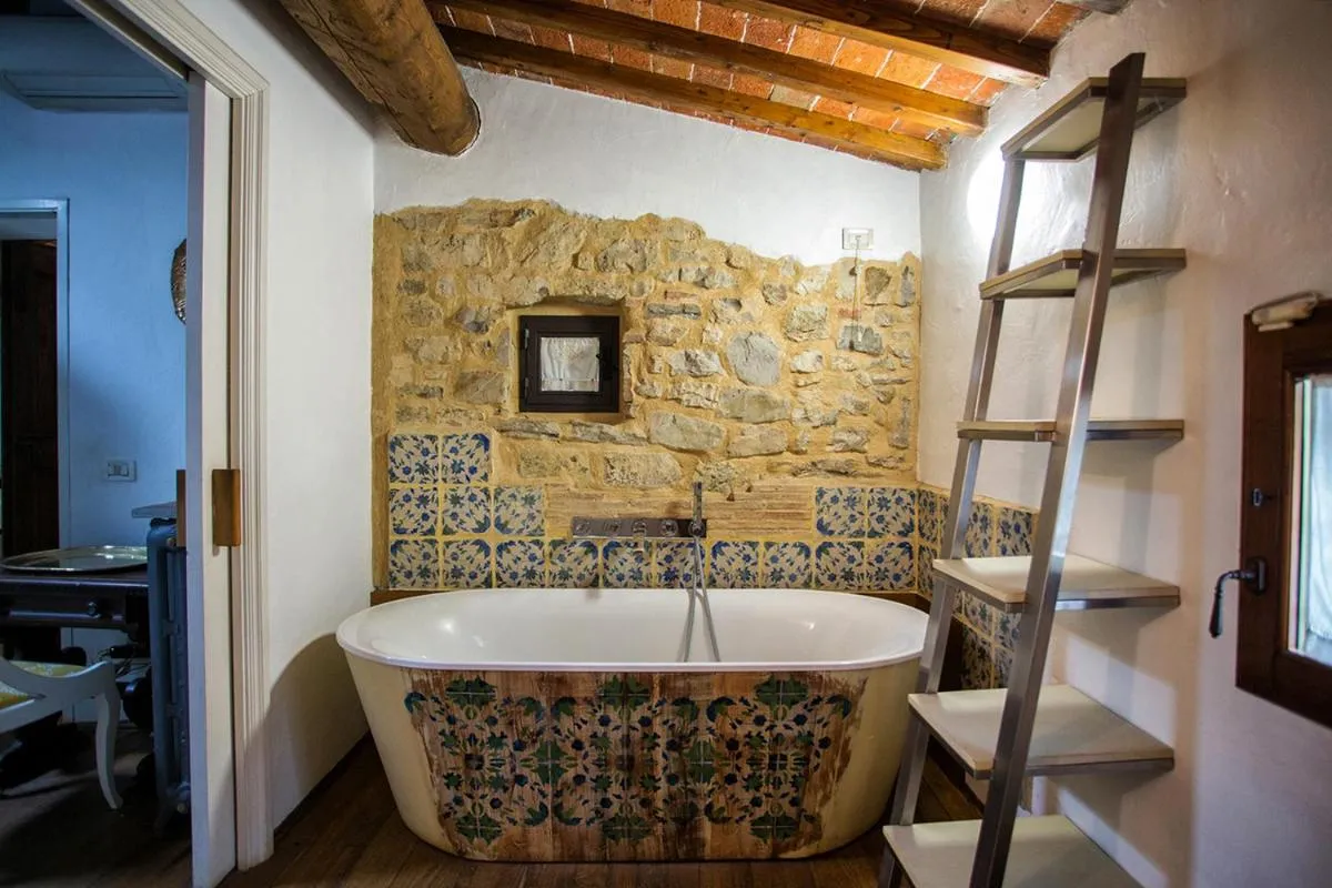 Image 2 of VILLA ANCORA Tenuta Lonciano