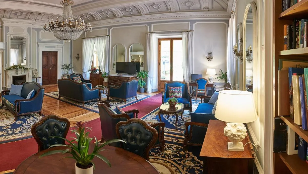 Image 5 of Villa Royal