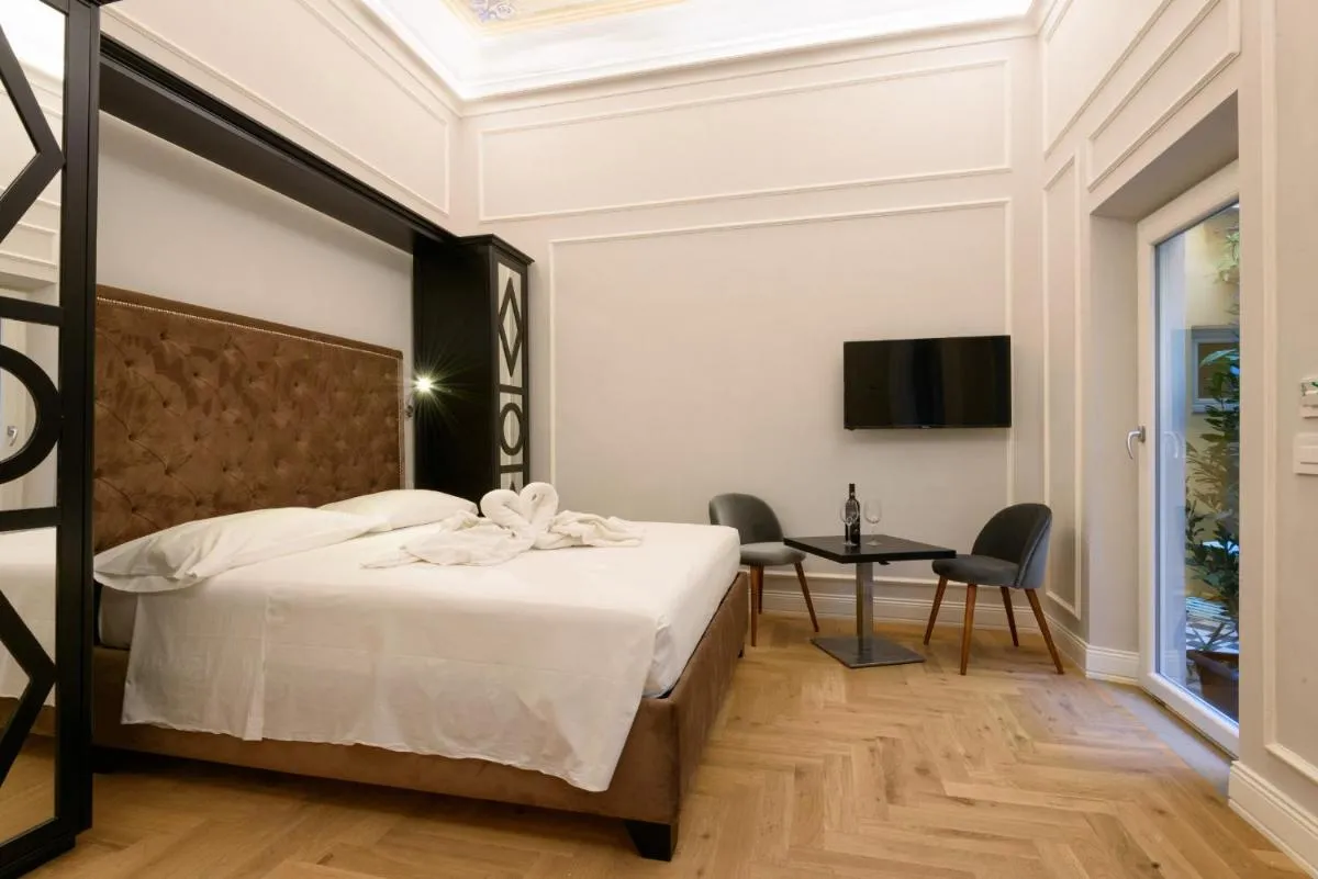 Image 4 of Vivaldi luxury suites