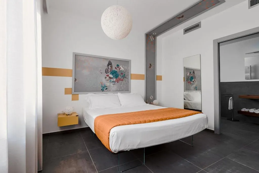 Image 1 of nautilus b&b suite design