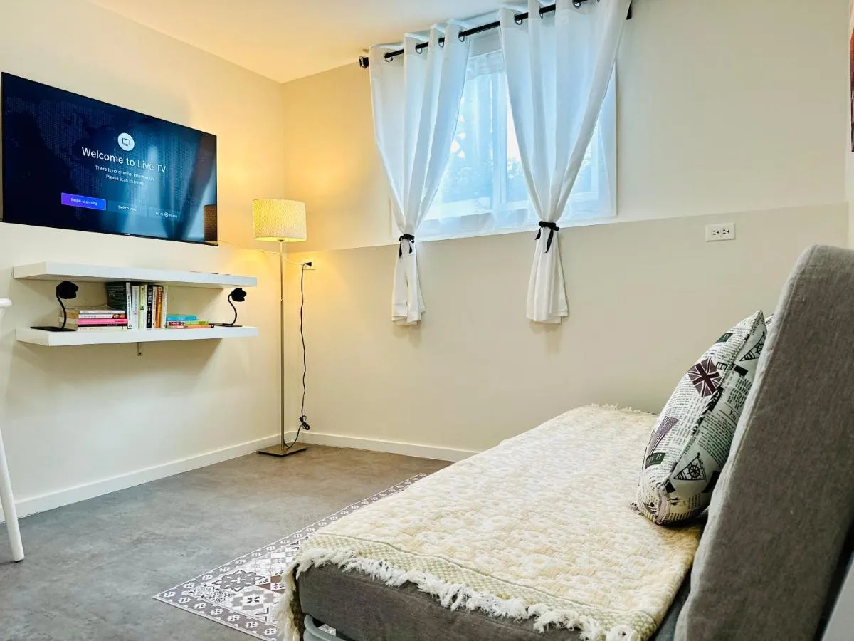 Image 6 of 2BR 1BA Garden View Guest Suite – King-size Bed – Free Parking
