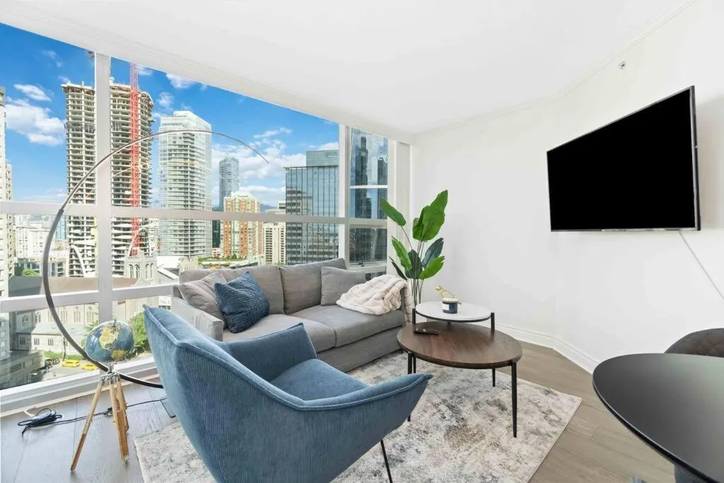 Image of 2BR Condo with breathtaking view in Downtown! Free parking – 6 sleep
