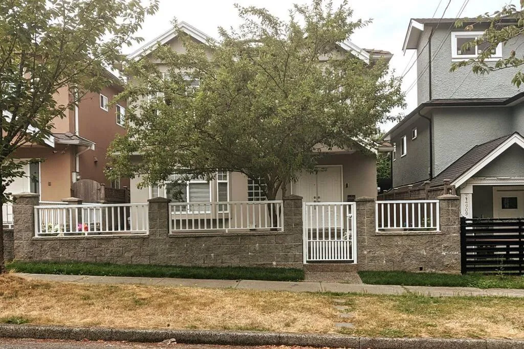 Image 5 of 2BR near Skytrain station, Private and convenient