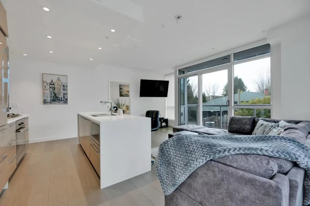 Image 4 of 2-Bedroom Apartment in Central Location