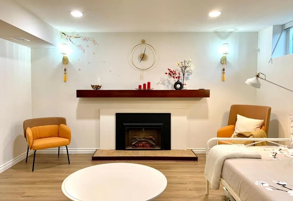 Image of 3Beds 2BA Cherry Blossom Suite – Free Parking – Central Oakridge Neighbourhood