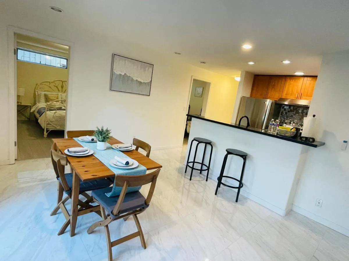 Image 3 of Adorable 2-Bedroom Basement in Vancouver