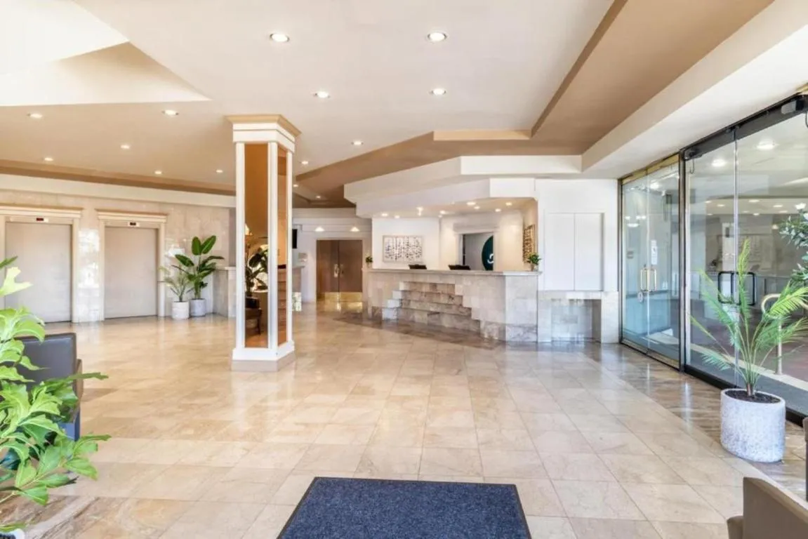 Image of Atrium Hotel Vancouver