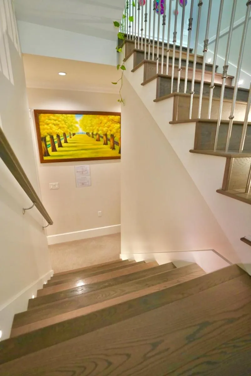 Image 4 of Balaclava Park House close UBC and Downtown