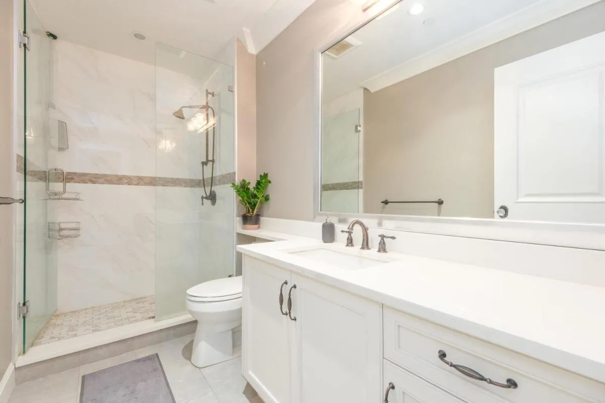 Image 1 of Basement Room with Shared Washroom in Deluxe Home