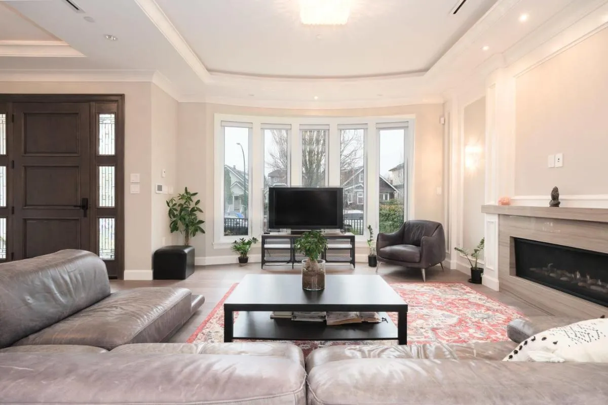 Image 2 of Basement Room with Shared Washroom in Deluxe Home