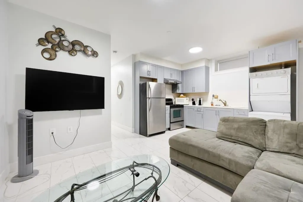 Image 1 of Basement Suite In Vancouver