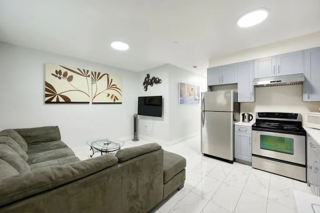 Image 6 of Basement Suite In Vancouver