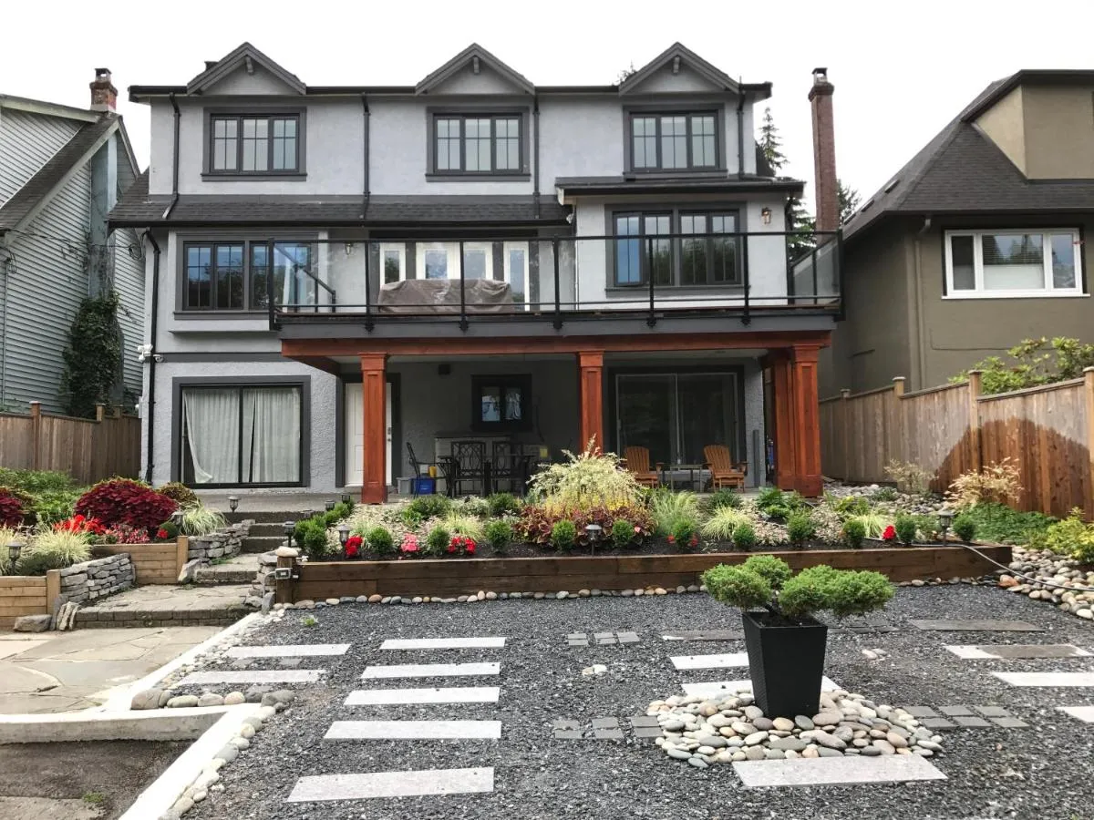 Image 4 of Bay View House