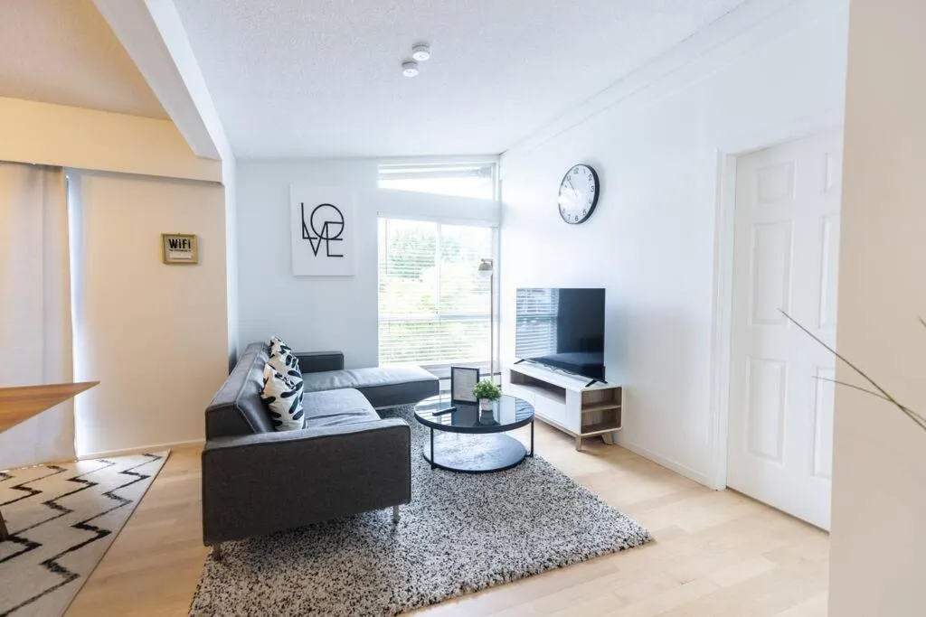Image 4 of Beautiful Vancouver Special Home