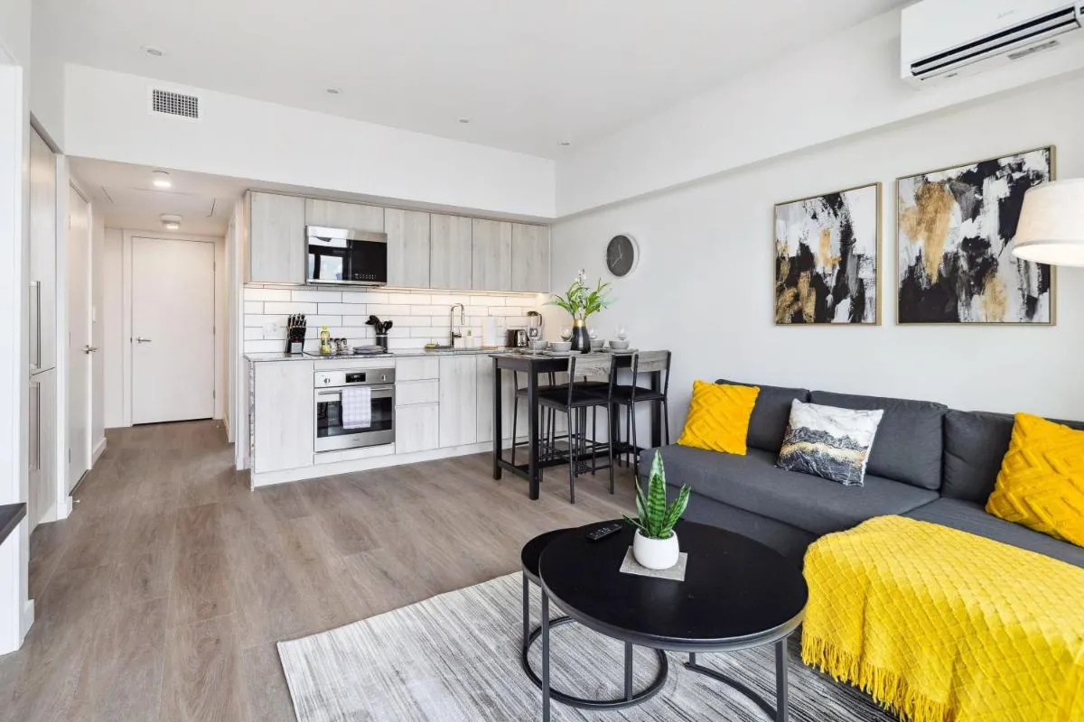 Image 2 of Brand New City Apt in Downtown Vancouver