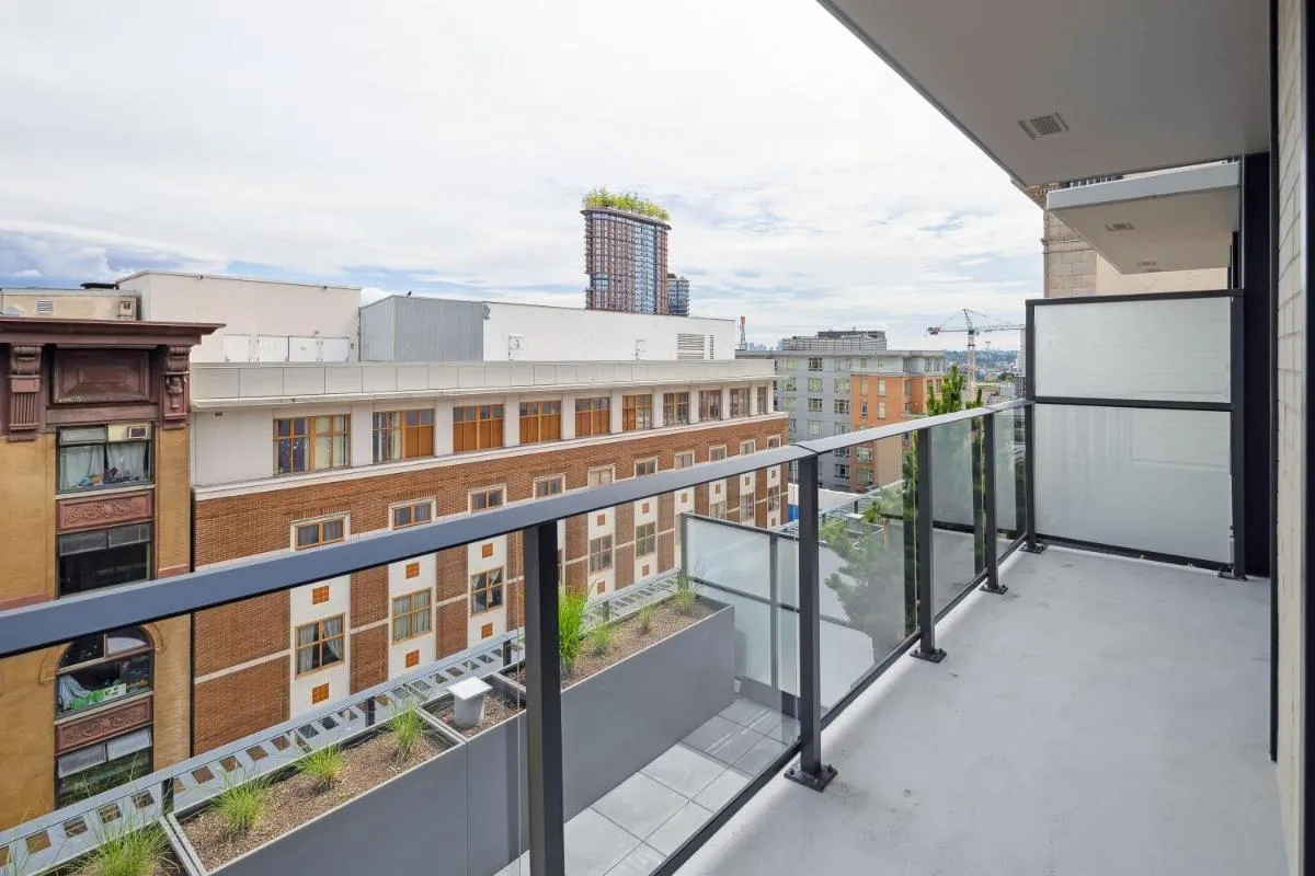 Image 5 of Brand New City Apt in Downtown Vancouver