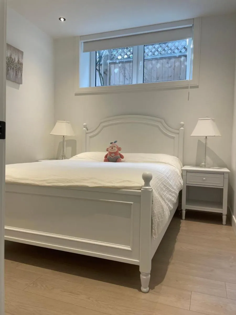 Image 5 of Brand new 1Queenbed family suite near UBC