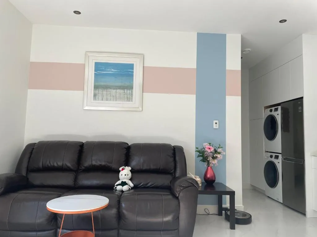Image of Brand new 1Queenbed family suite near UBC