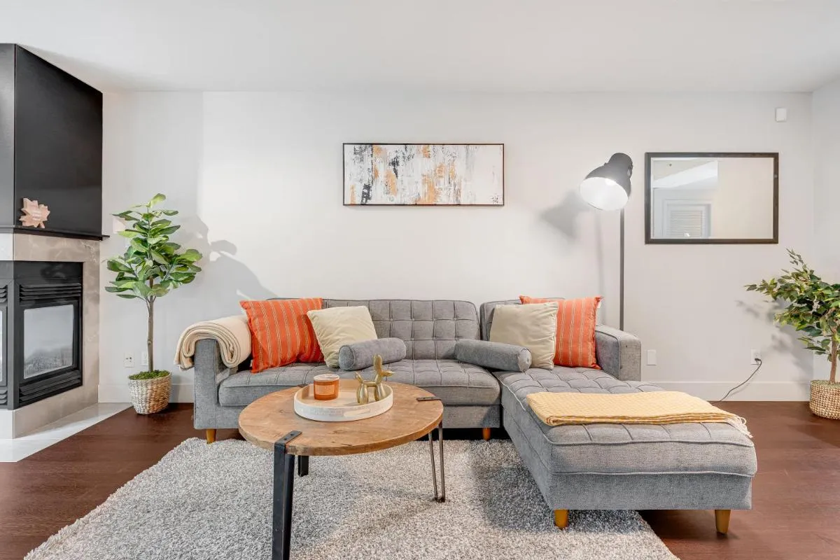 Image 4 of Bright and Spacious 2 Bedroom on Coal Harbors Waterfront
