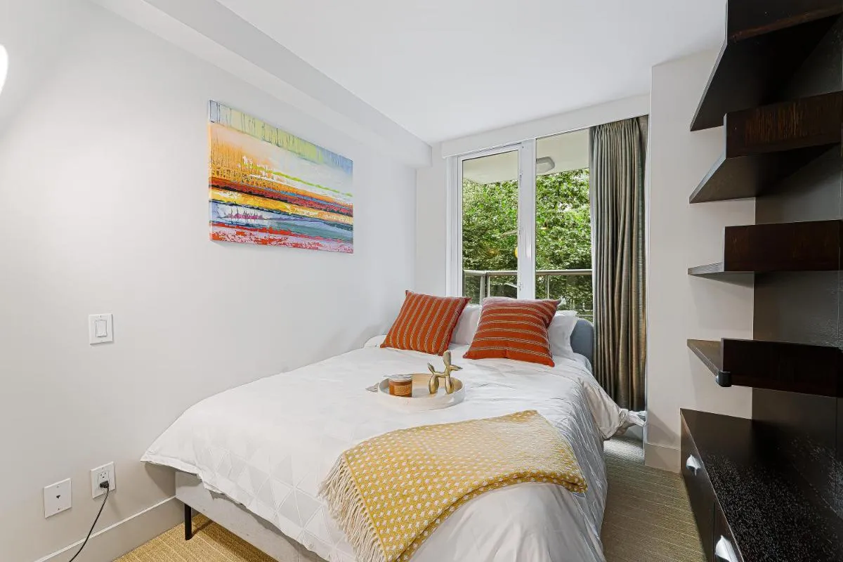 Image 1 of Bright and Spacious 2 Bedroom on Coal Harbors Waterfront